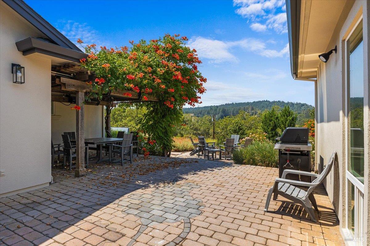 2300 Mill Creek Ln