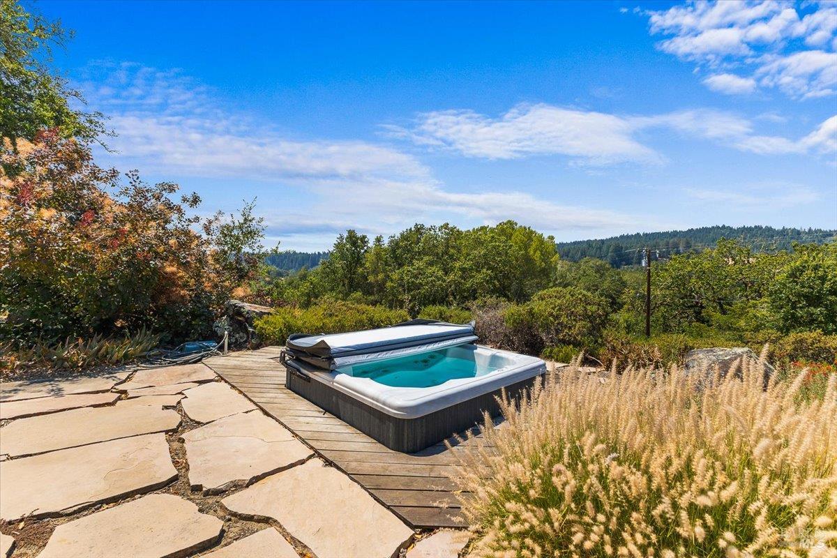 2300 Mill Creek Ln