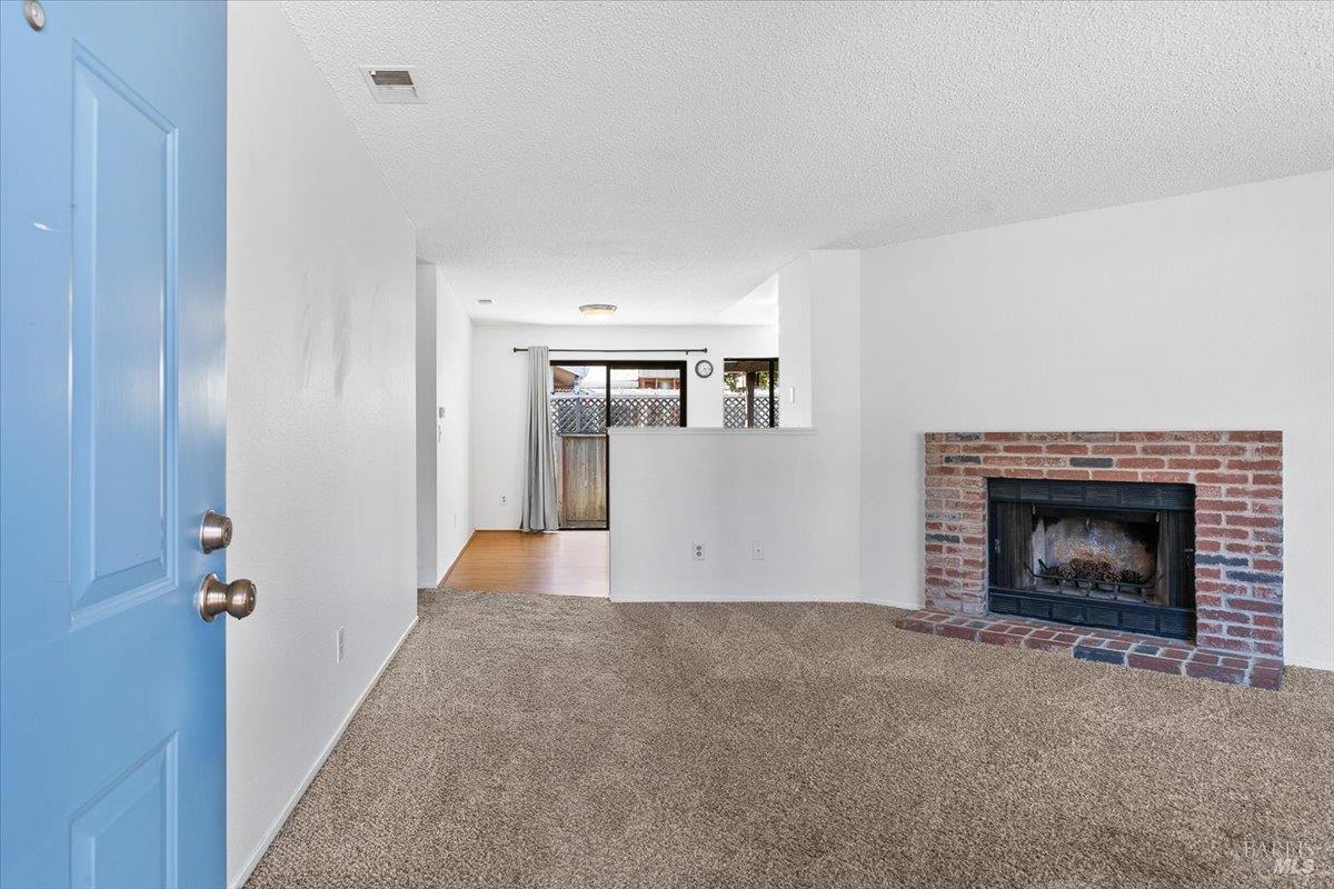 812 Quail Ct