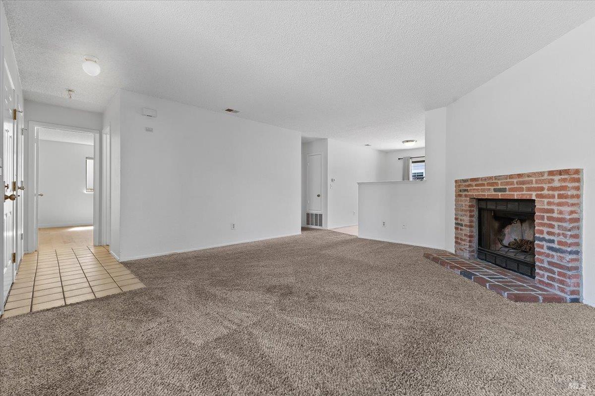 812 Quail Ct