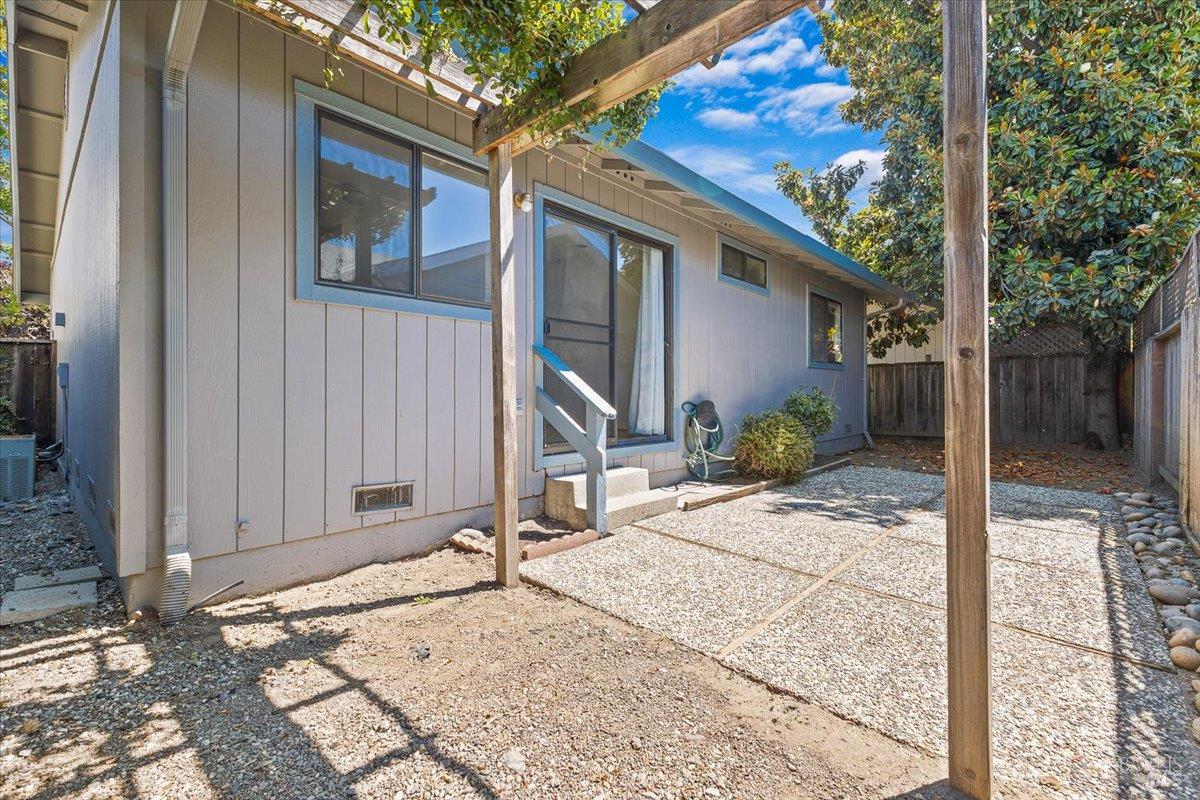 812 Quail Ct