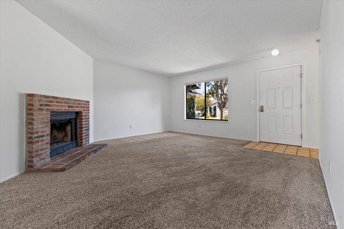 812 Quail Ct