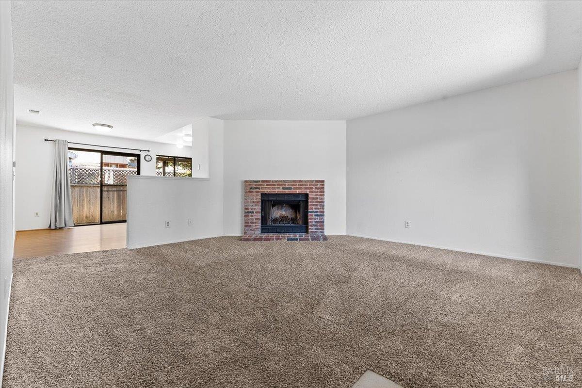 812 Quail Ct