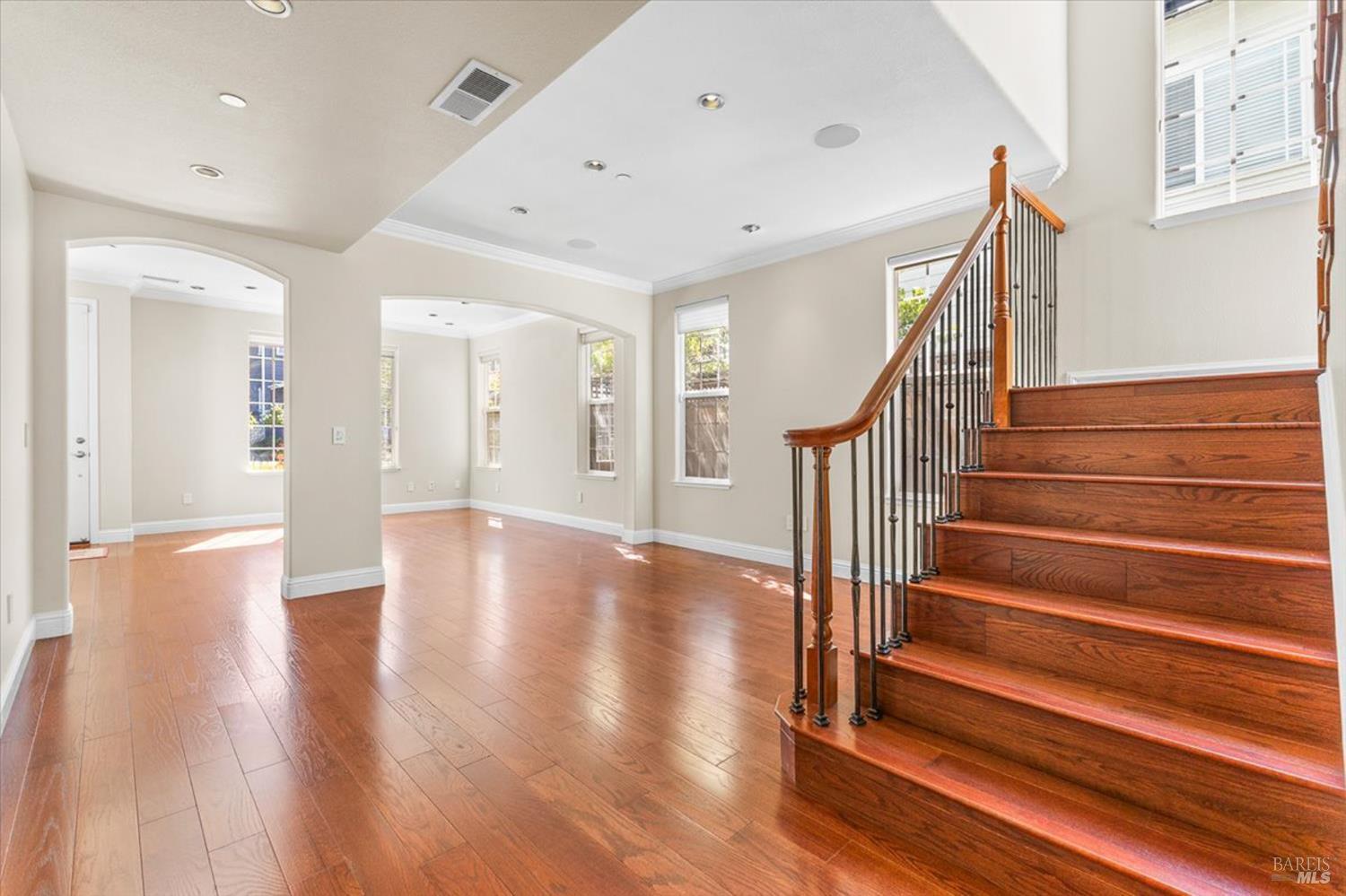 371 Arabian Way