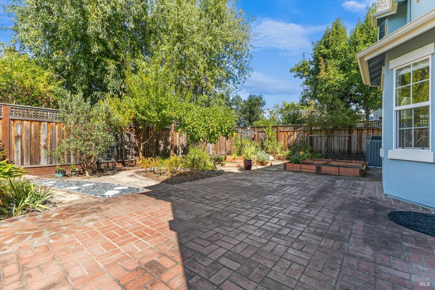 371 Arabian Way