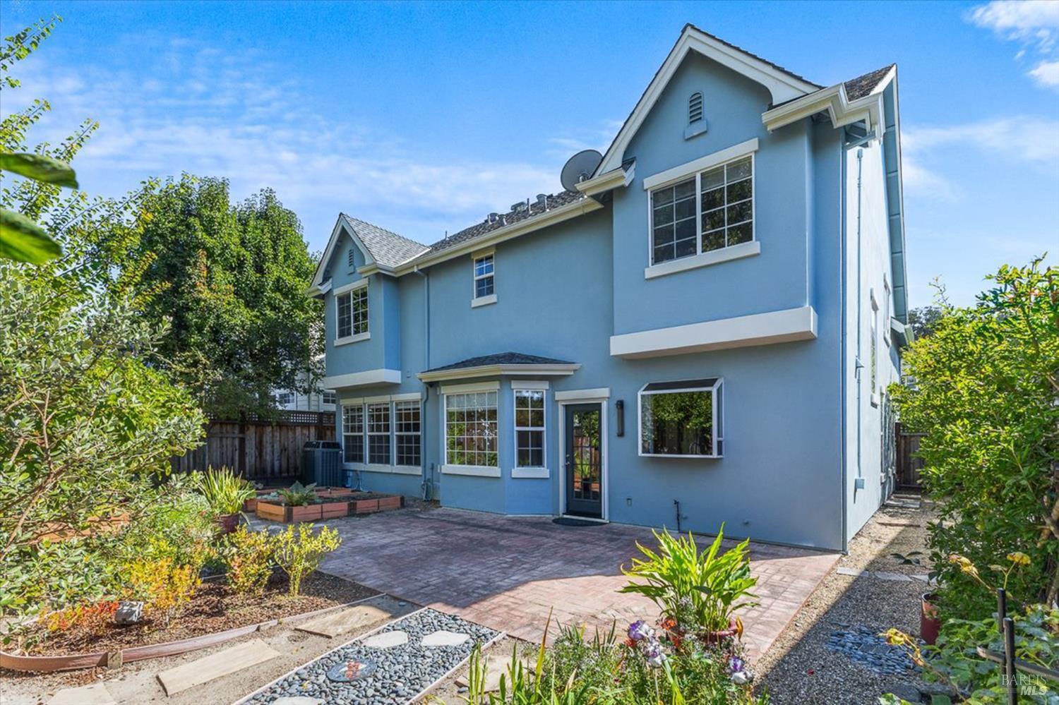 371 Arabian Way