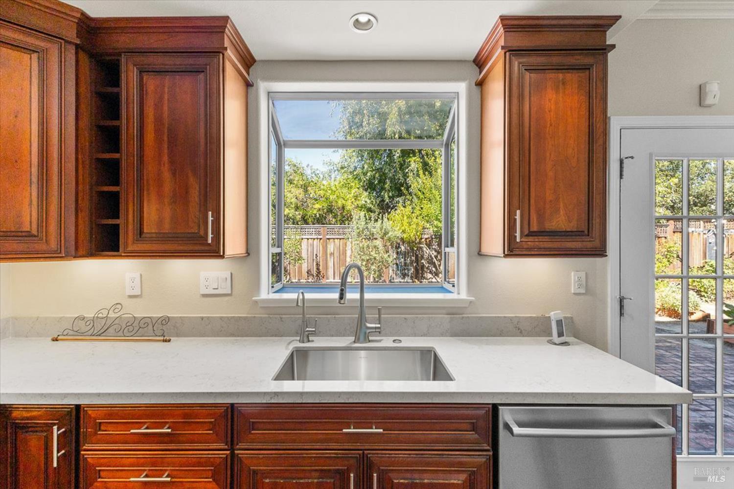 371 Arabian Way
