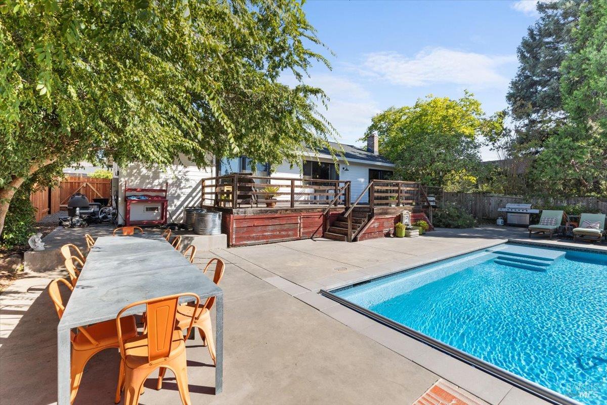 1037 Lupine Rd