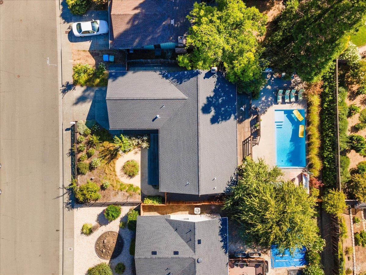 1037 Lupine Rd
