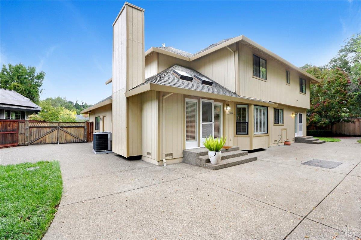 401 Fairway Court