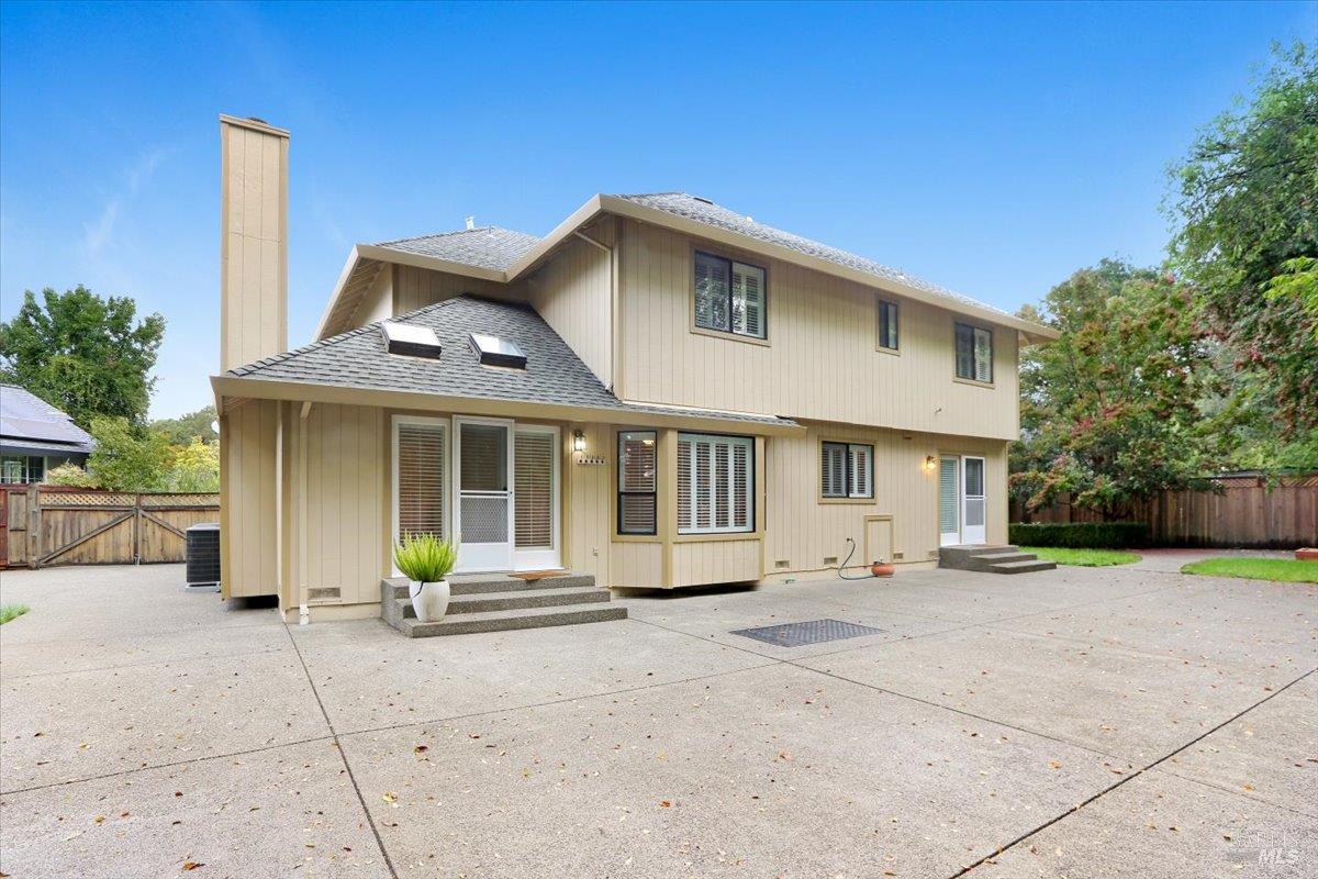 401 Fairway Court