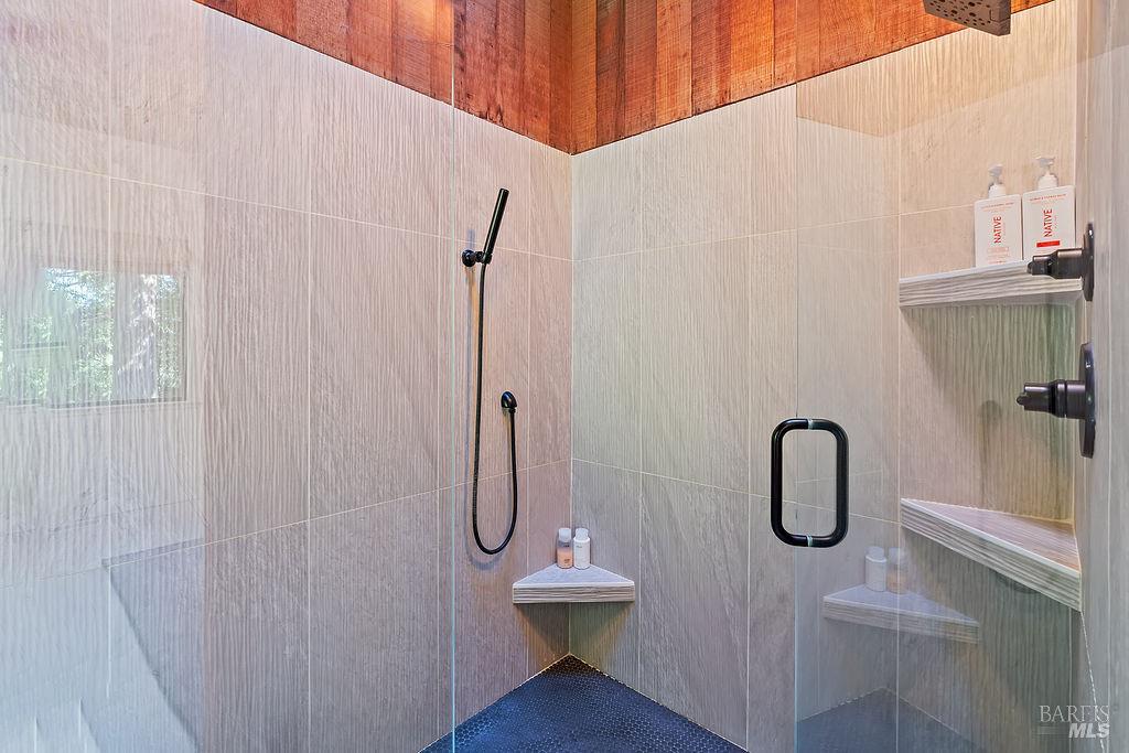 913 Valley View Drive