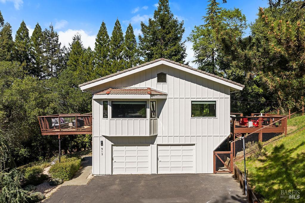 913 Valley View Drive