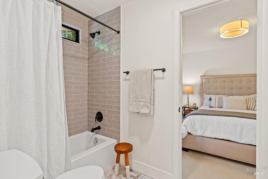 913 Valley View Drive