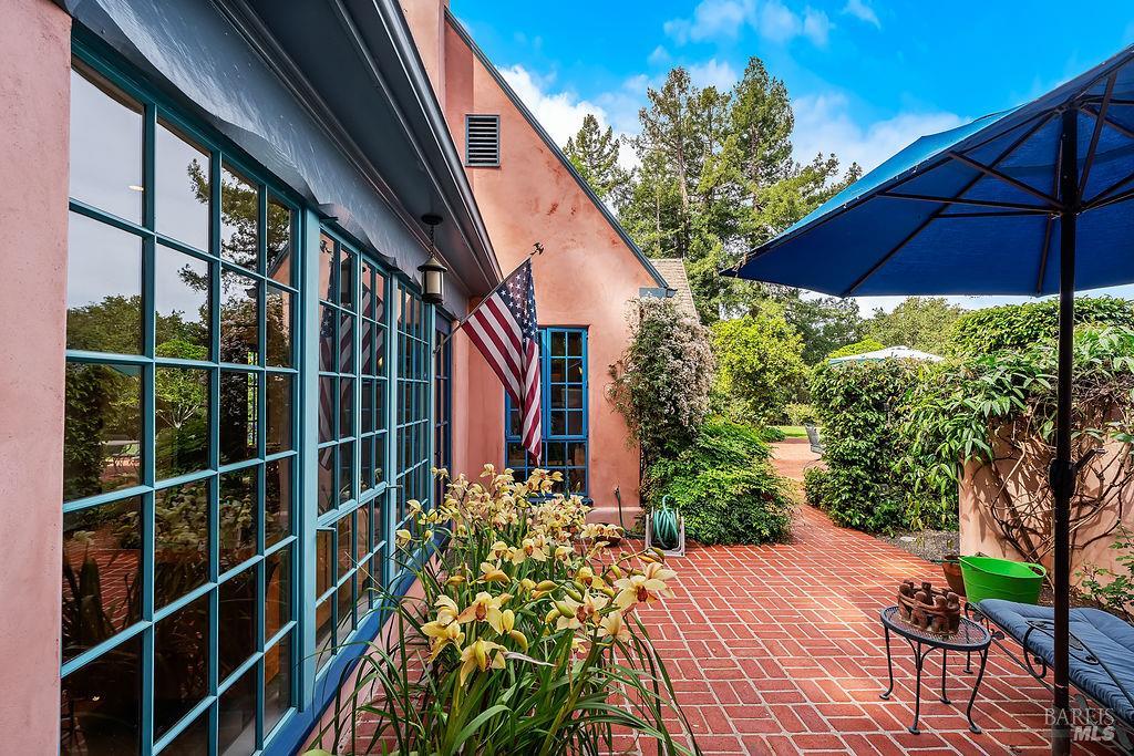 1212 N Fitch Mountain Road
