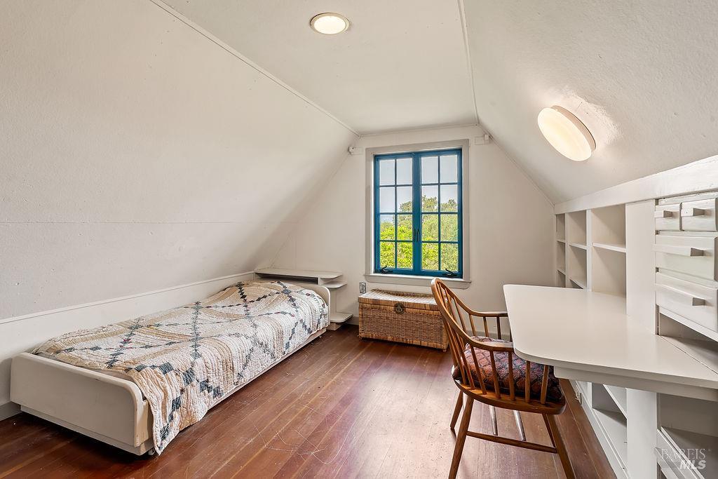 1212 N Fitch Mountain Road