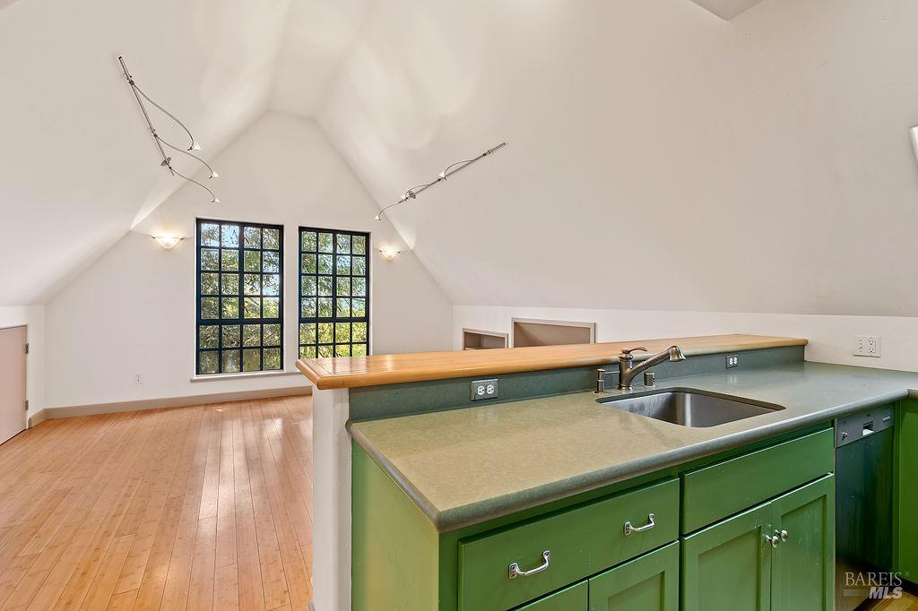 1212 N Fitch Mountain Road