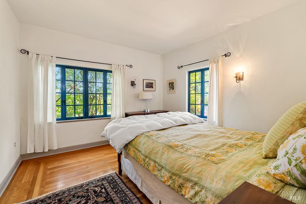 1212 N Fitch Mountain Road