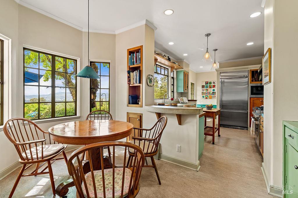 1212 N Fitch Mountain Road