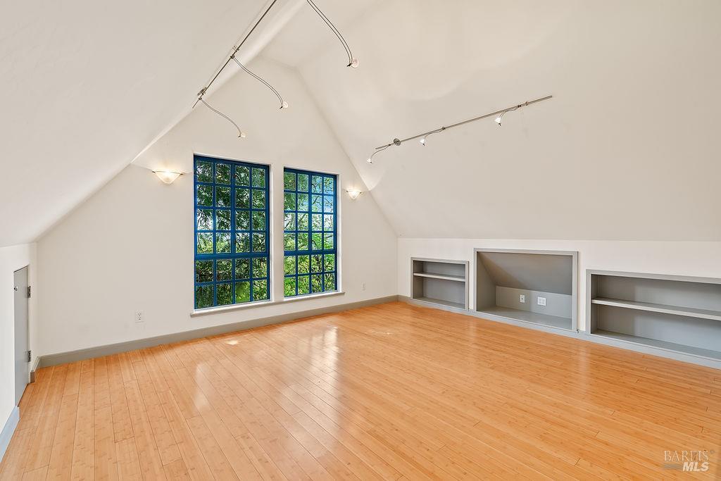 1212 N Fitch Mountain Road