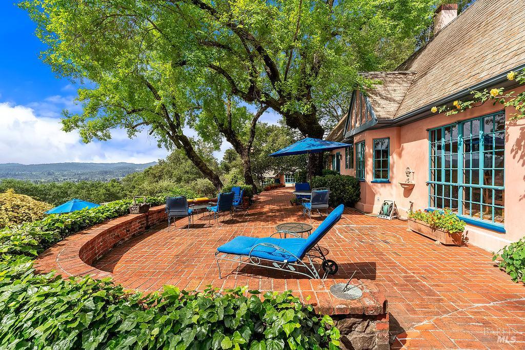 1212 N Fitch Mountain Road