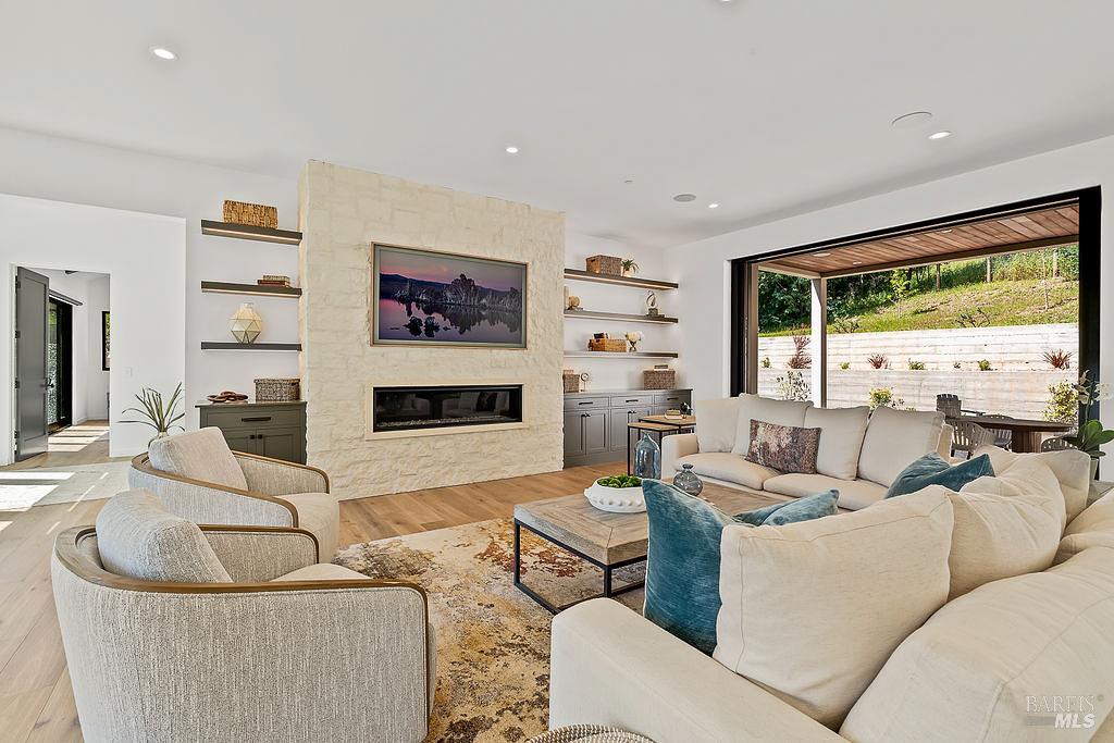 1099 Dry Creek Road
