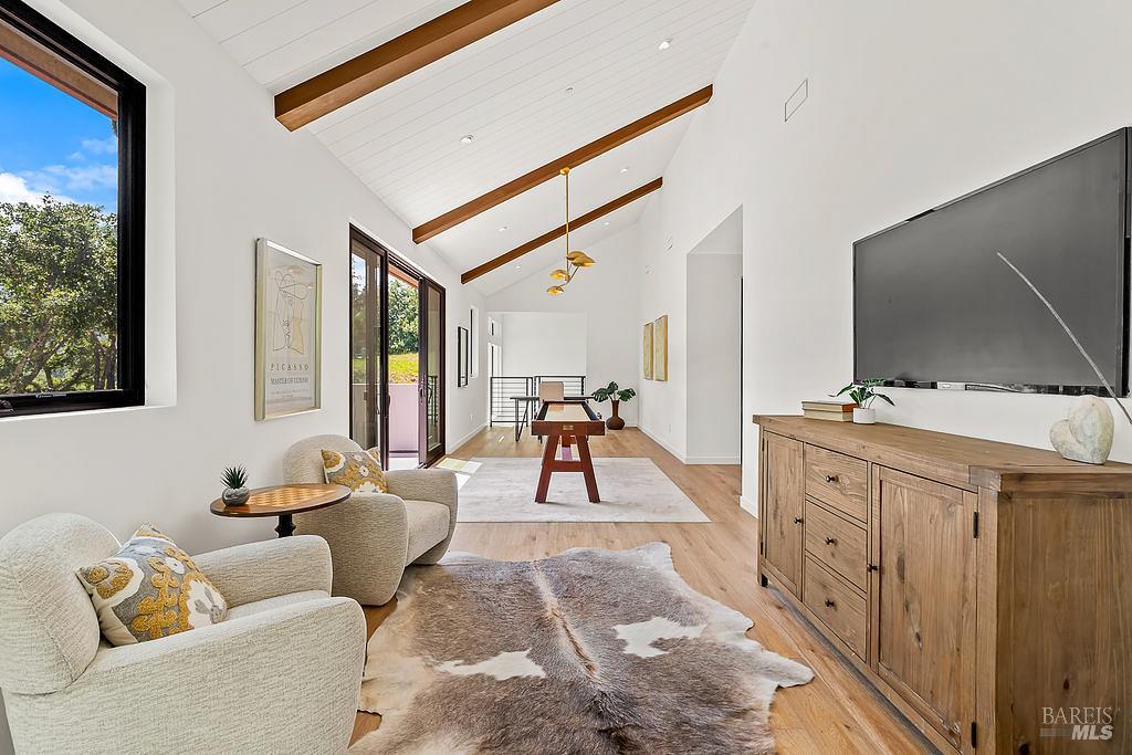 1099 Dry Creek Road