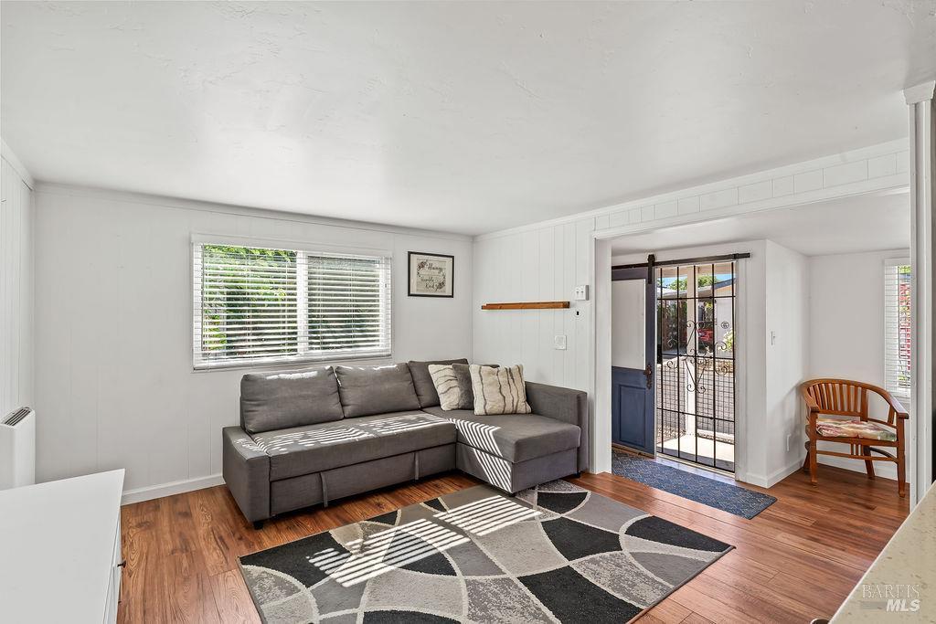 541 Mason Street Unit: #6