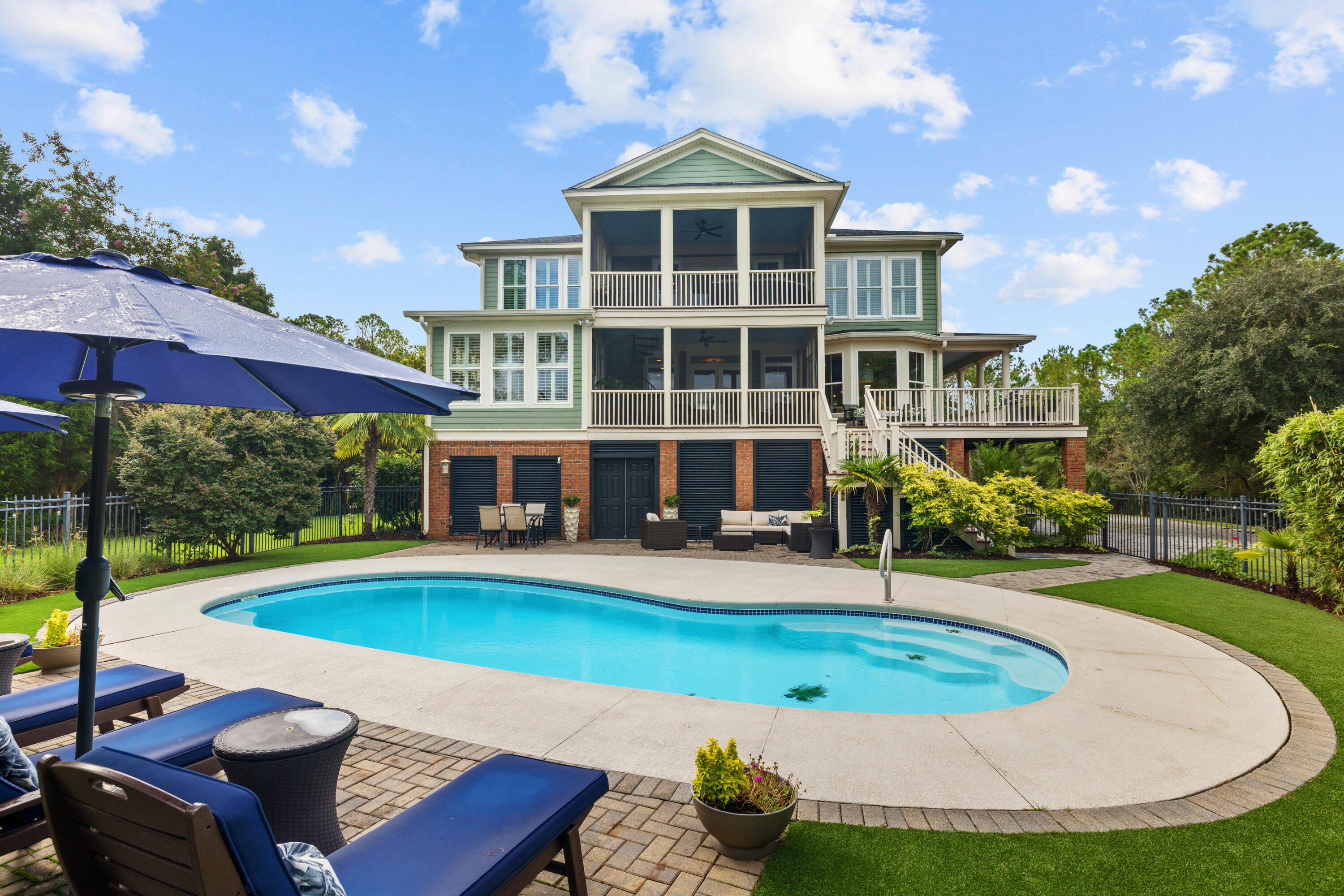 1339 W Brickmill