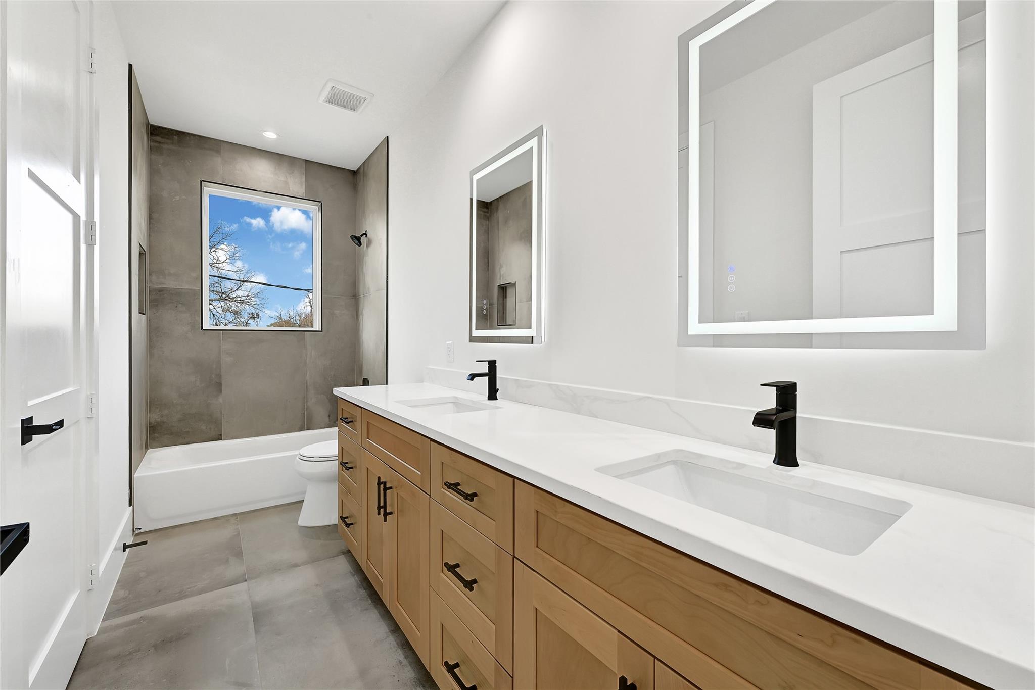 1416 East 31st