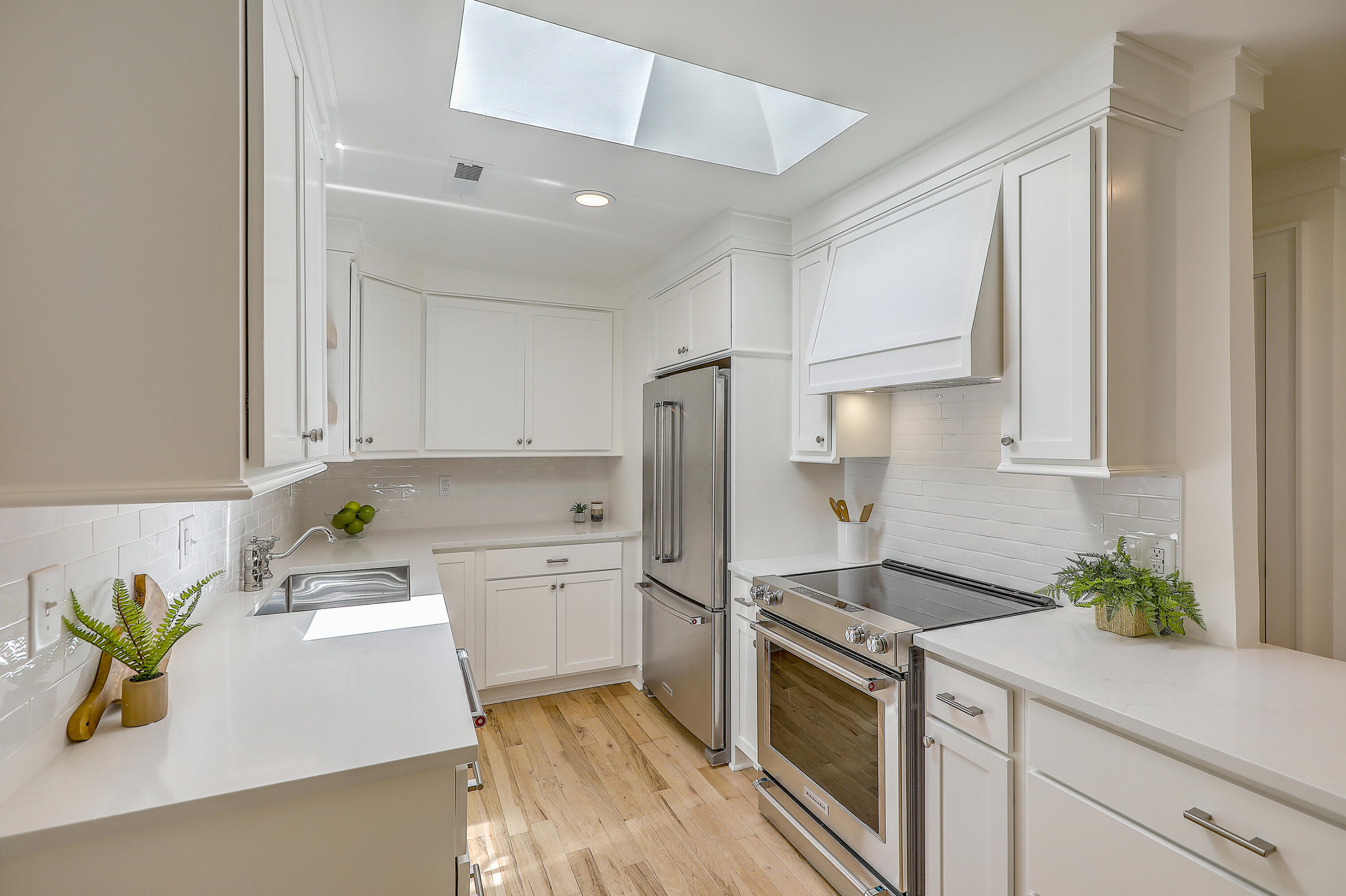 16 29th Avenue