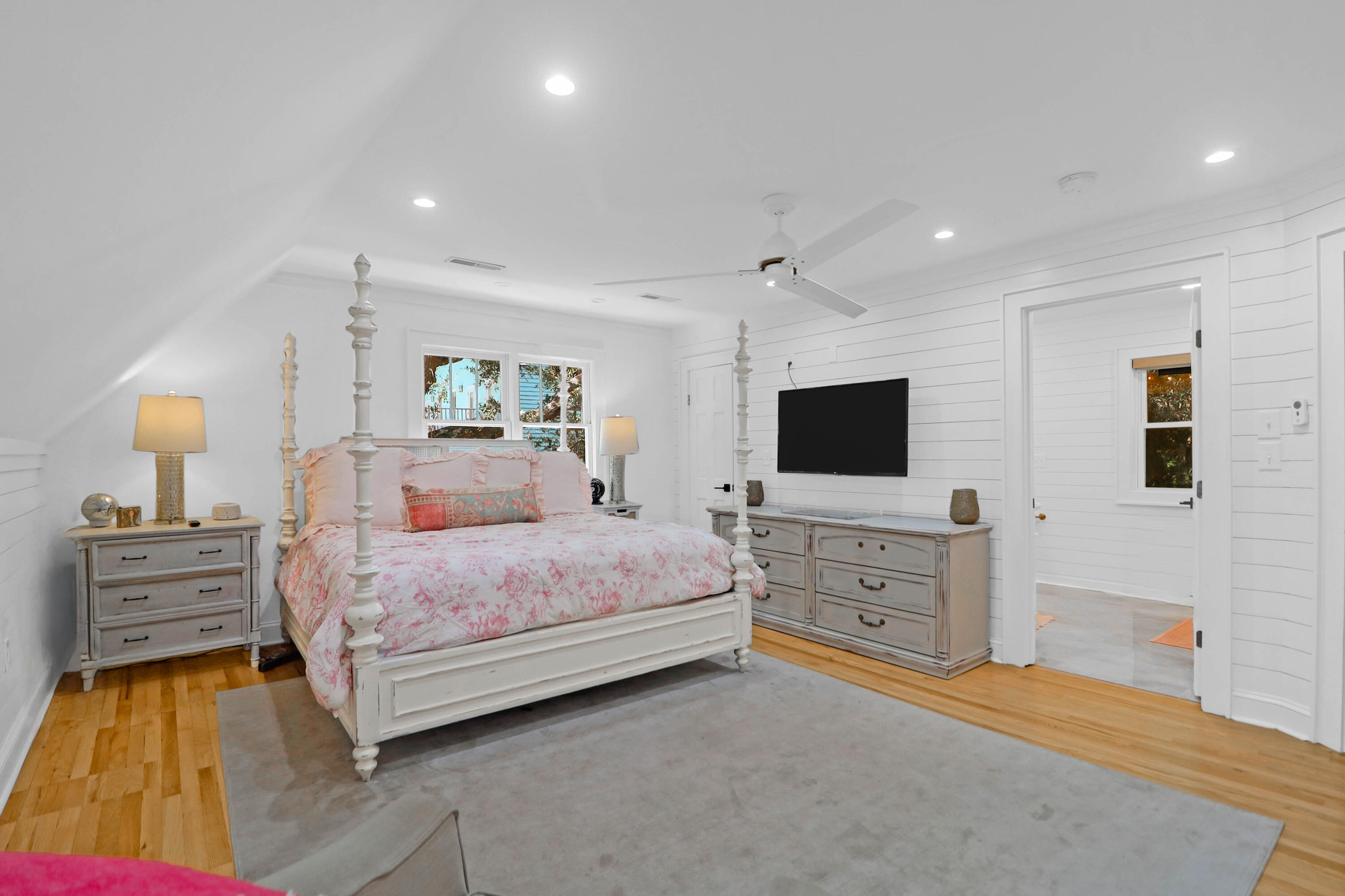 312 Bayview Drive