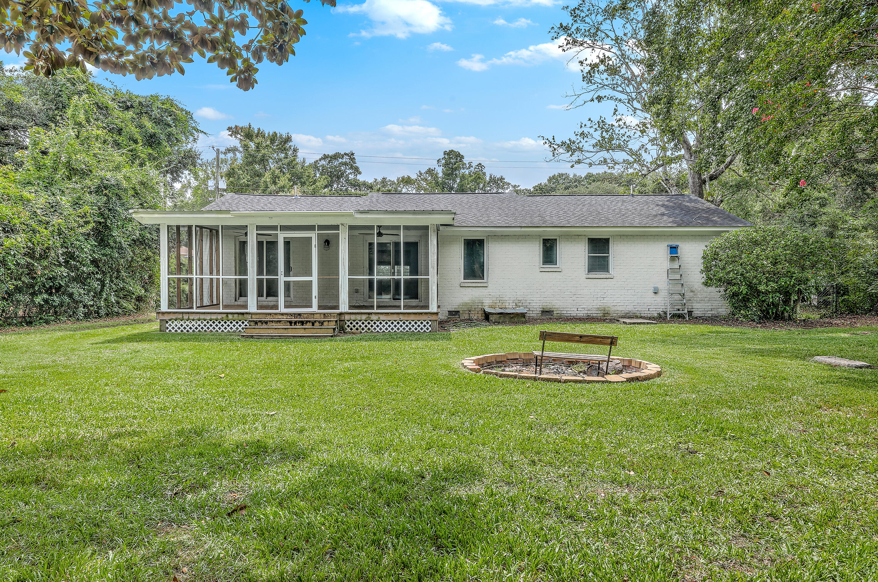 1140 Pleasant Pines Road