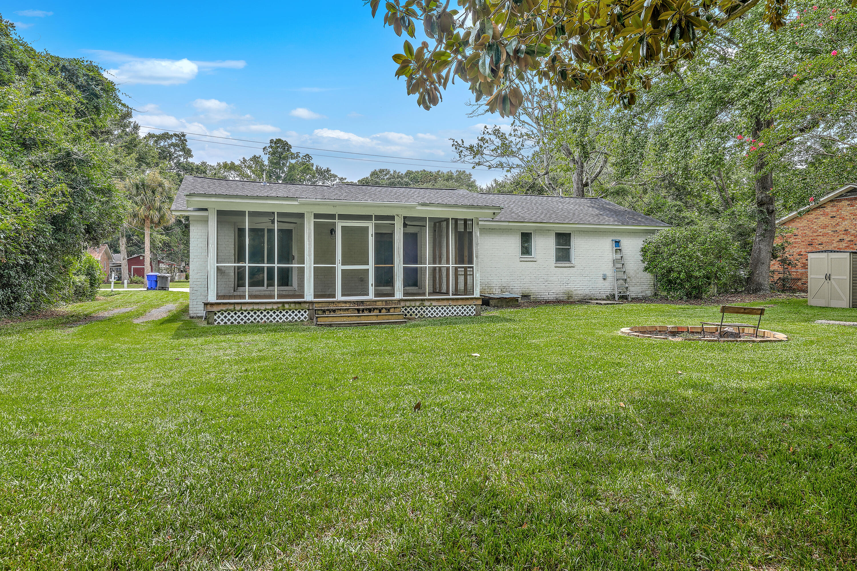 1140 Pleasant Pines Road