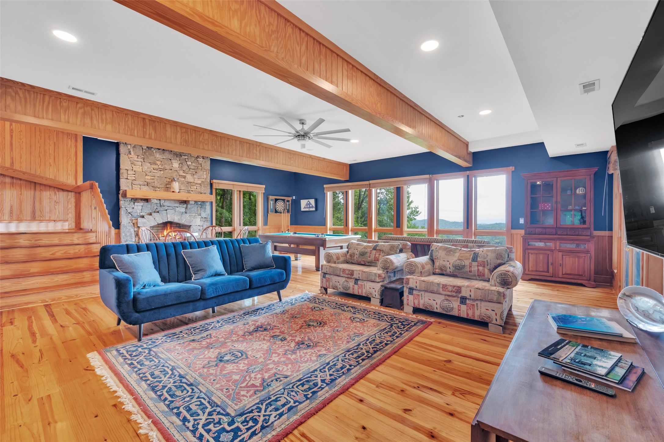 363 Lakeside Drive