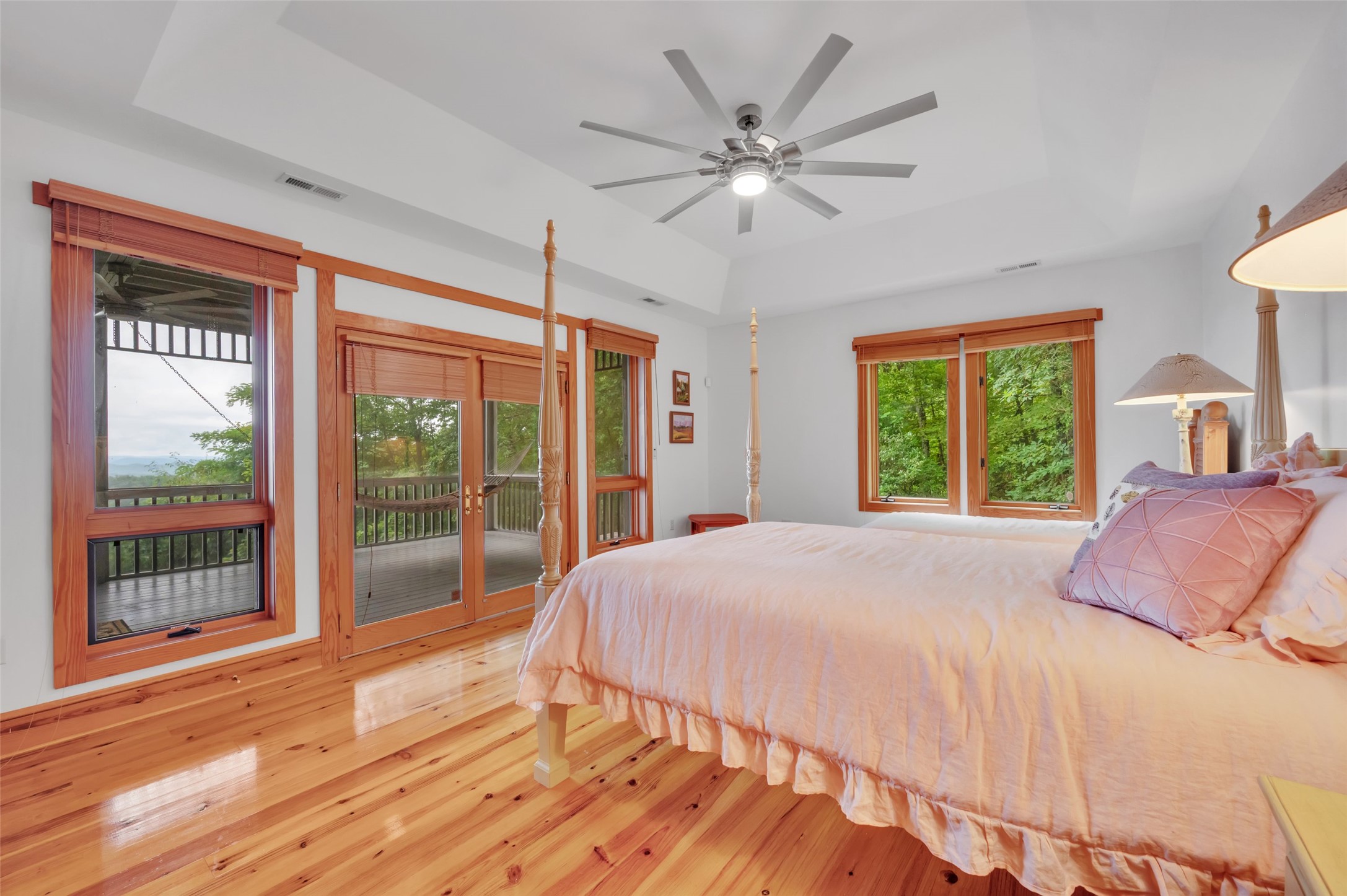 363 Lakeside Drive