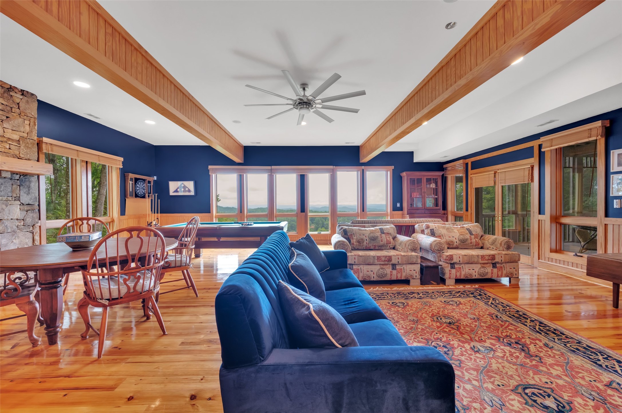 363 Lakeside Drive