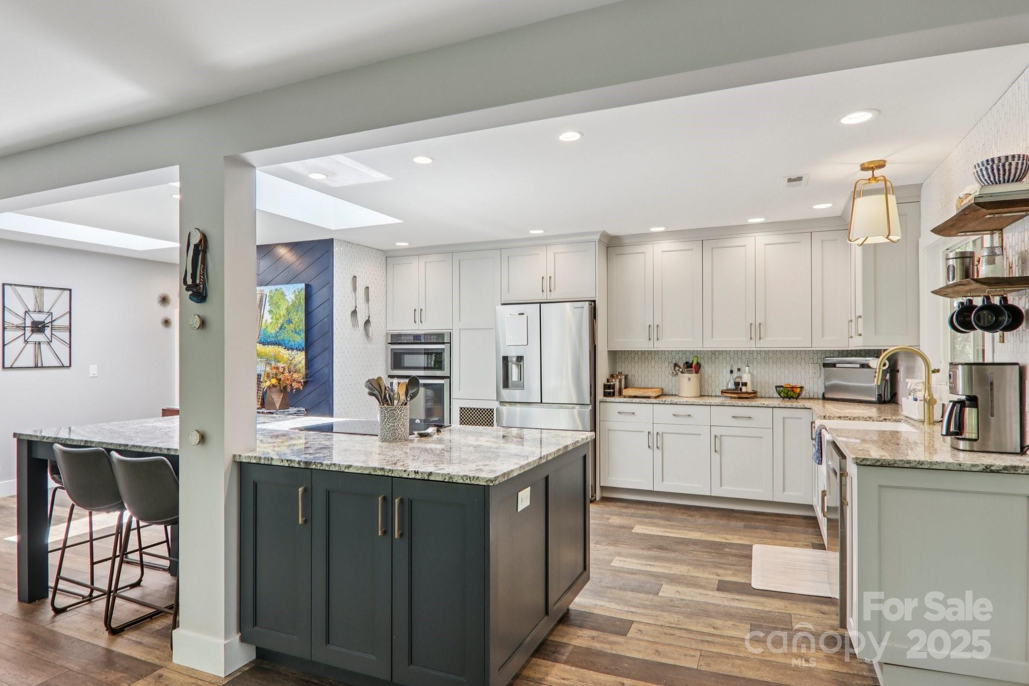 1184 Salola Lane