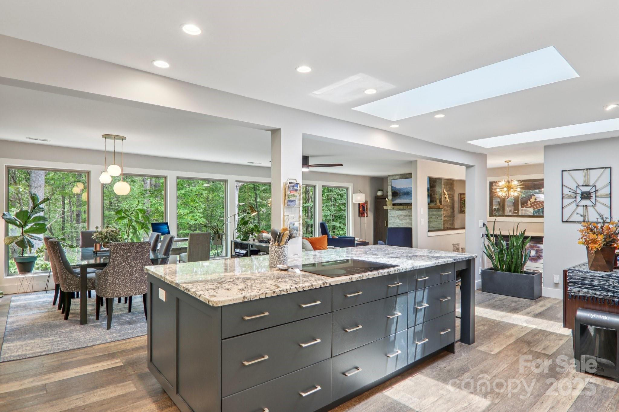 1184 Salola Lane