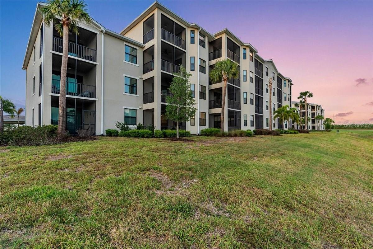 18028 GAWTHROP DR #107