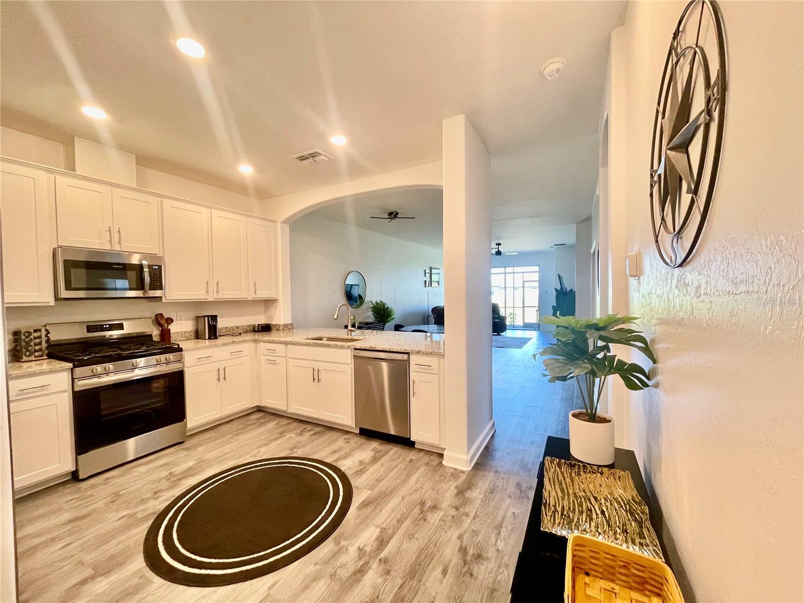 5523 SAPPHIRE STONE CV