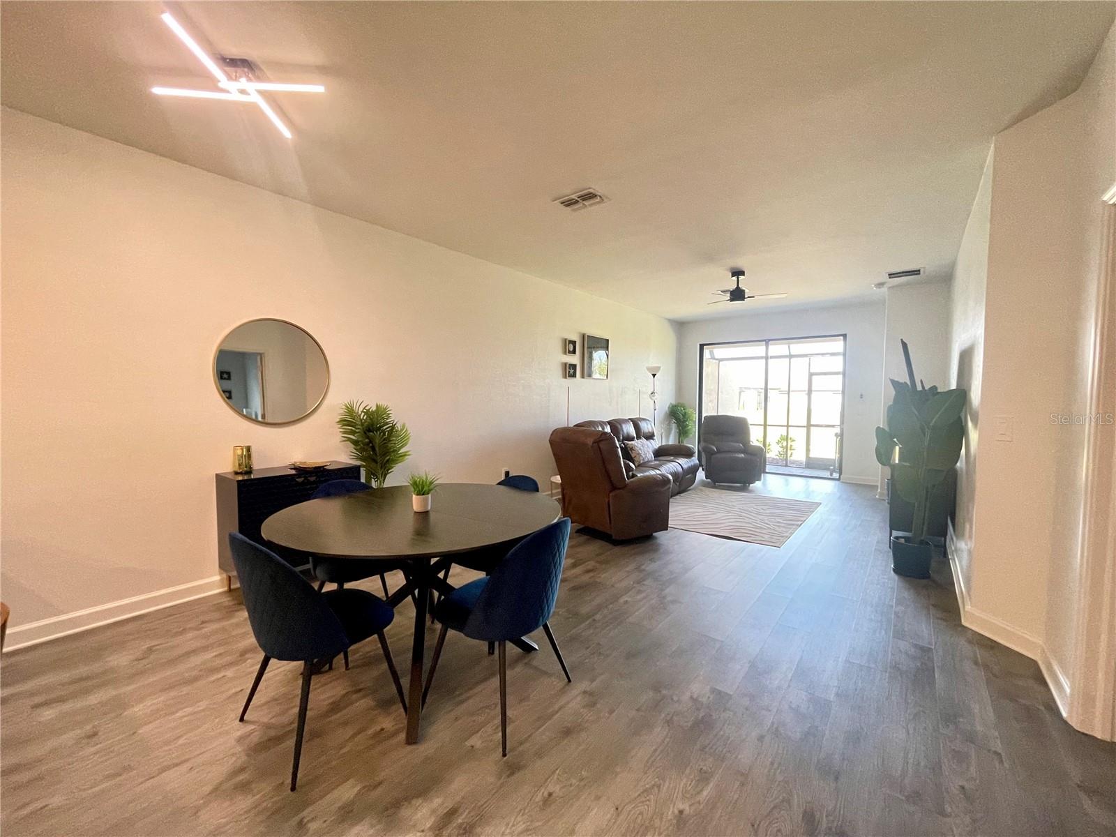 5523 SAPPHIRE STONE CV