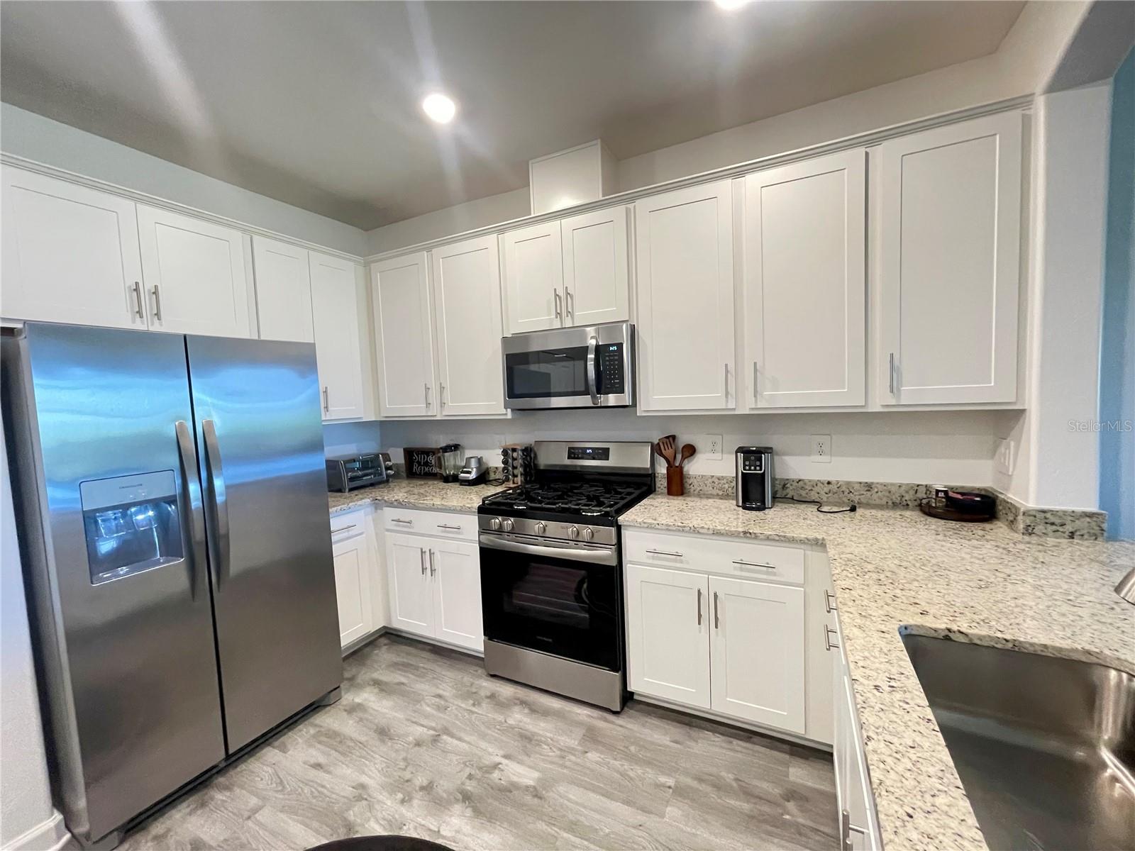 5523 SAPPHIRE STONE CV