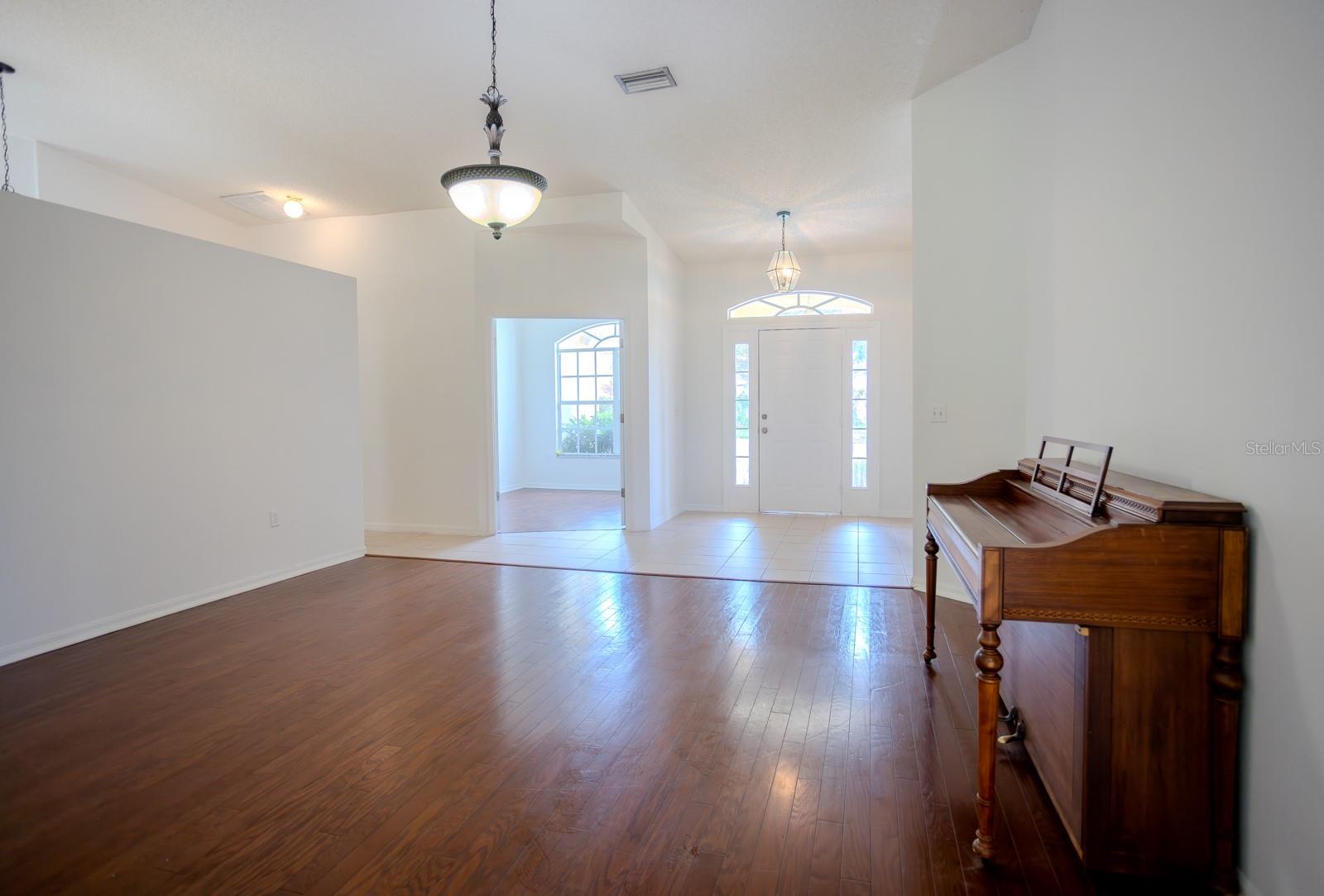 2866 56TH AVENUE CIR E