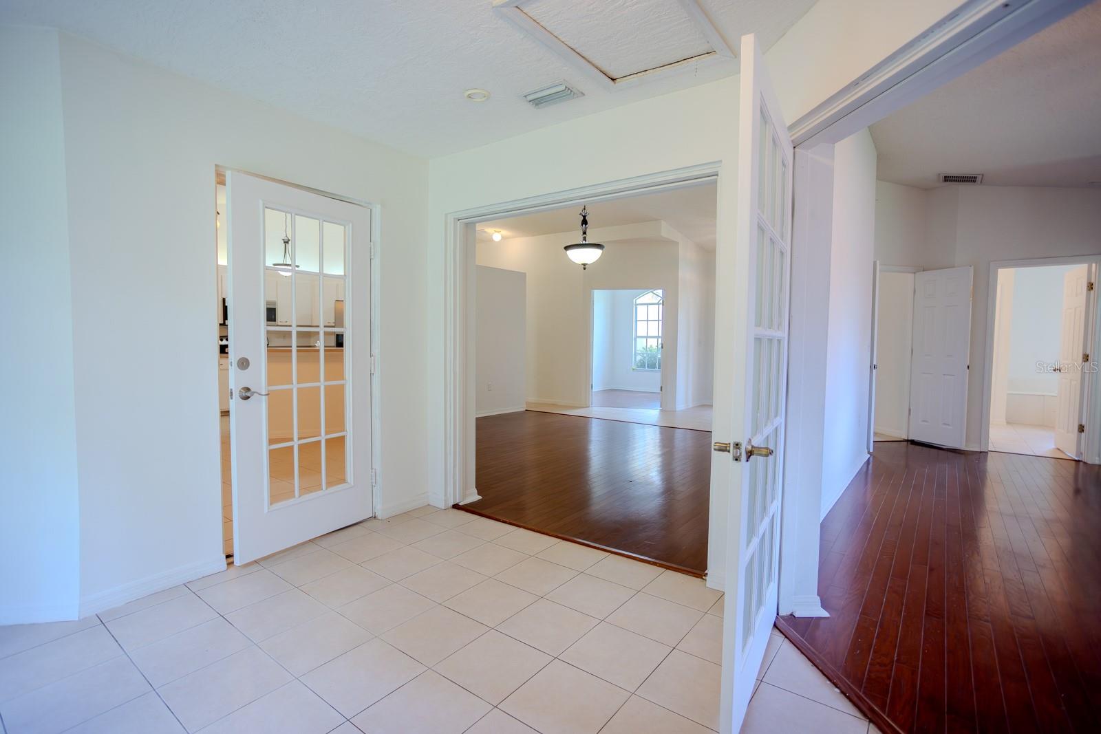 2866 56TH AVENUE CIR E