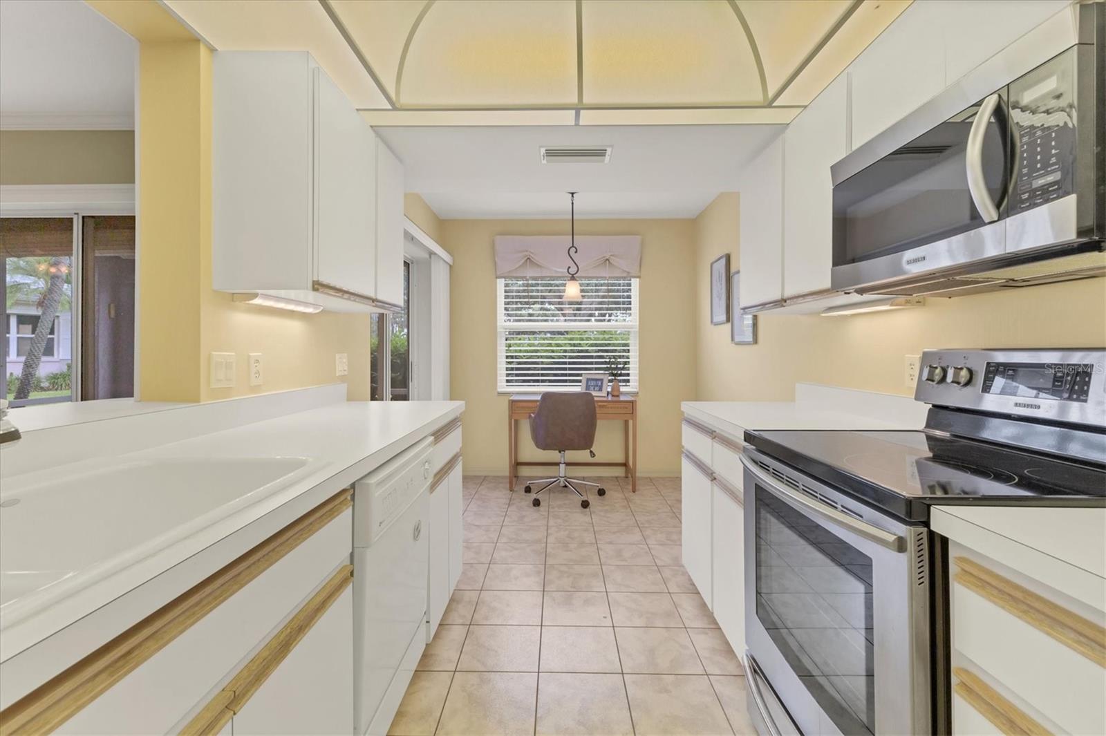 5627 SHEFFIELD GREENE CIR #37