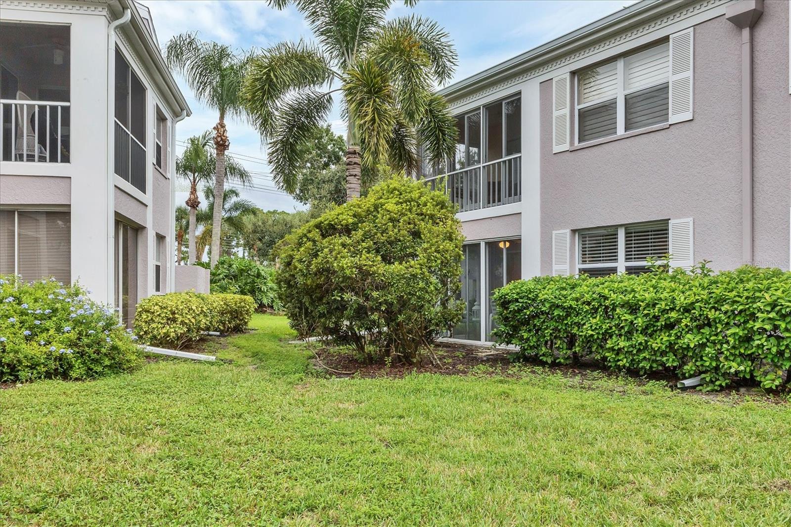 5627 SHEFFIELD GREENE CIR #37