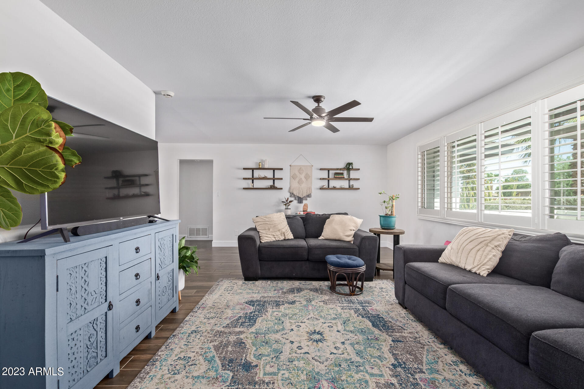 1942 E PEBBLE BEACH Drive