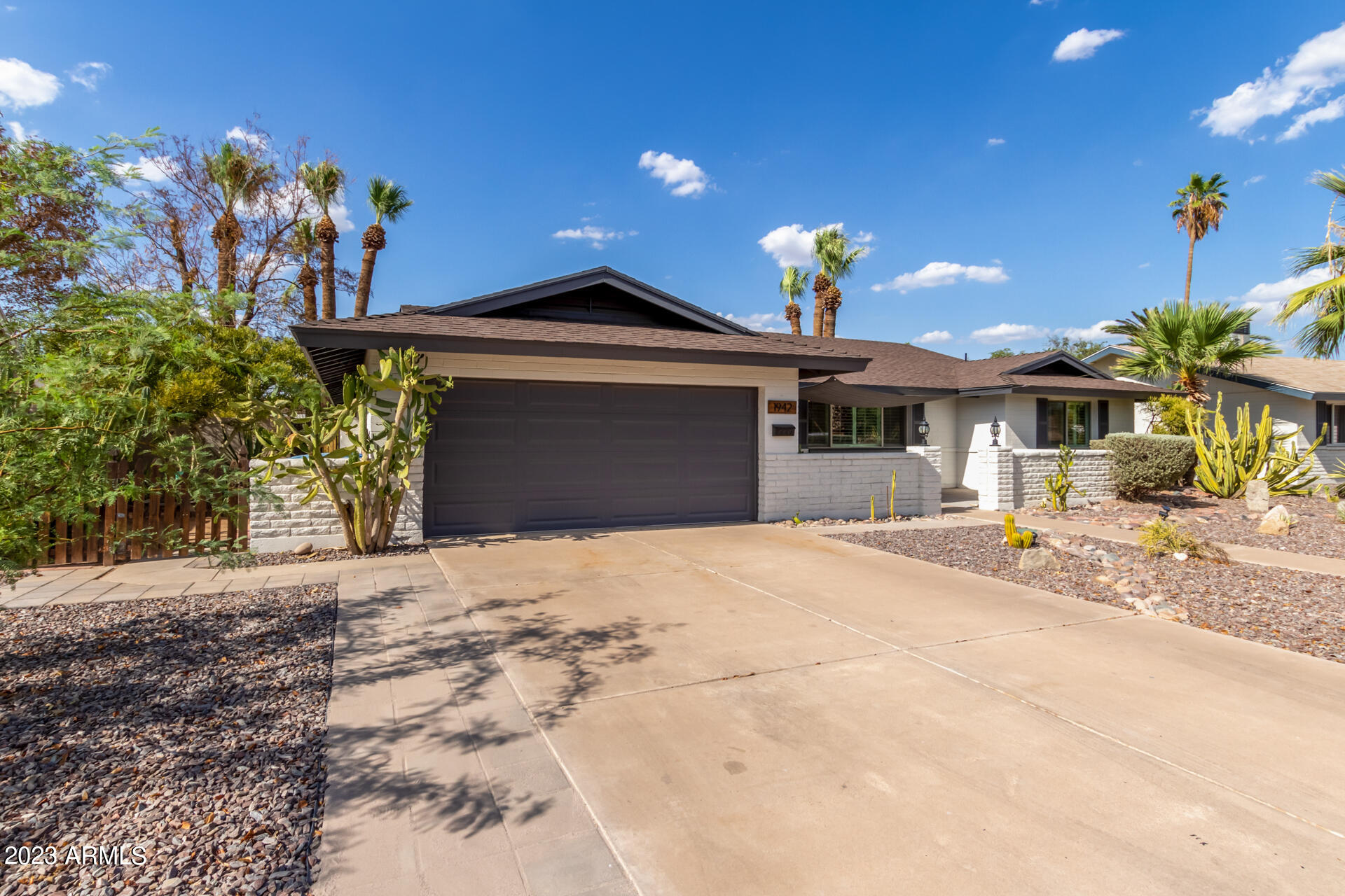 1942 E PEBBLE BEACH Drive
