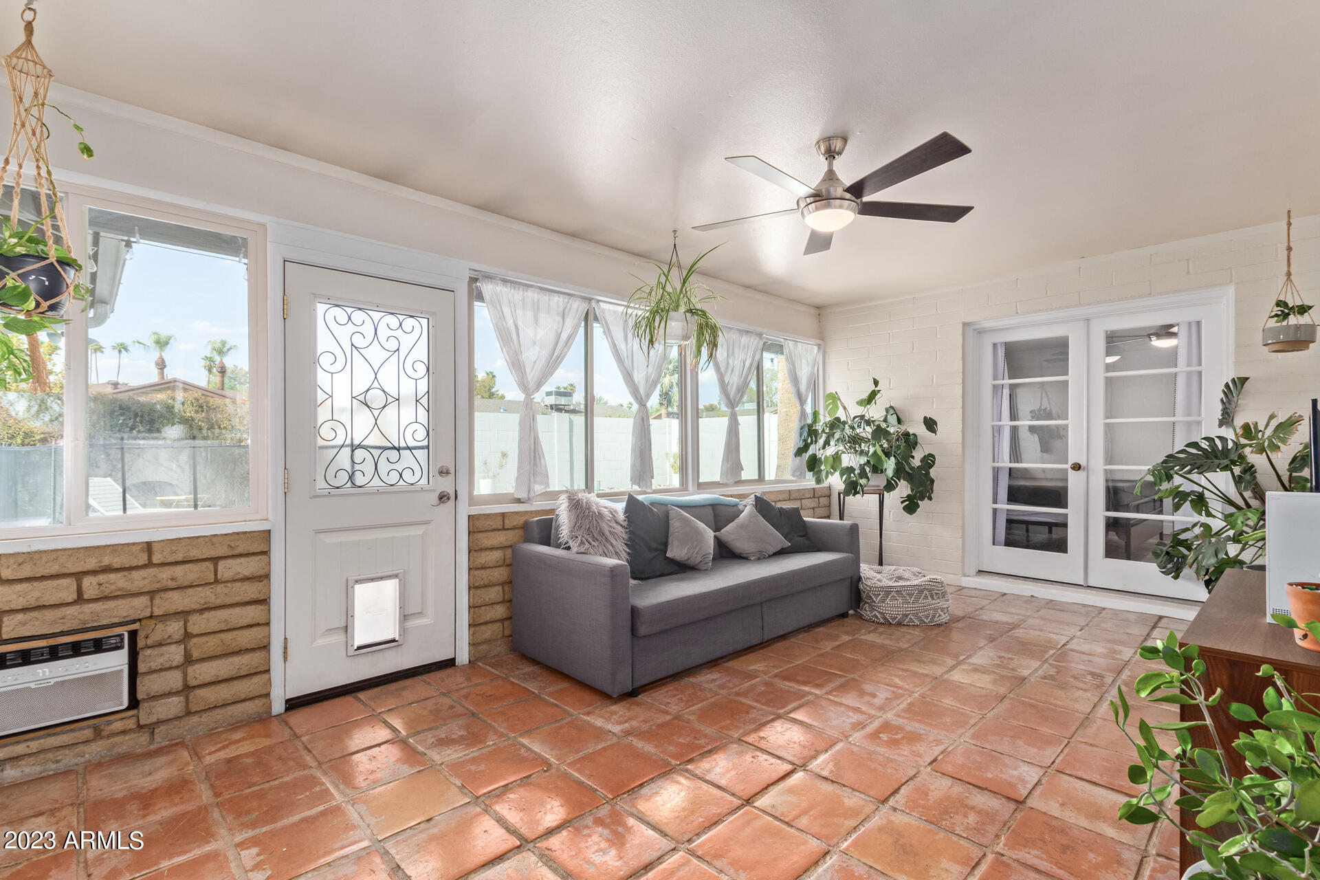 1942 E PEBBLE BEACH Drive